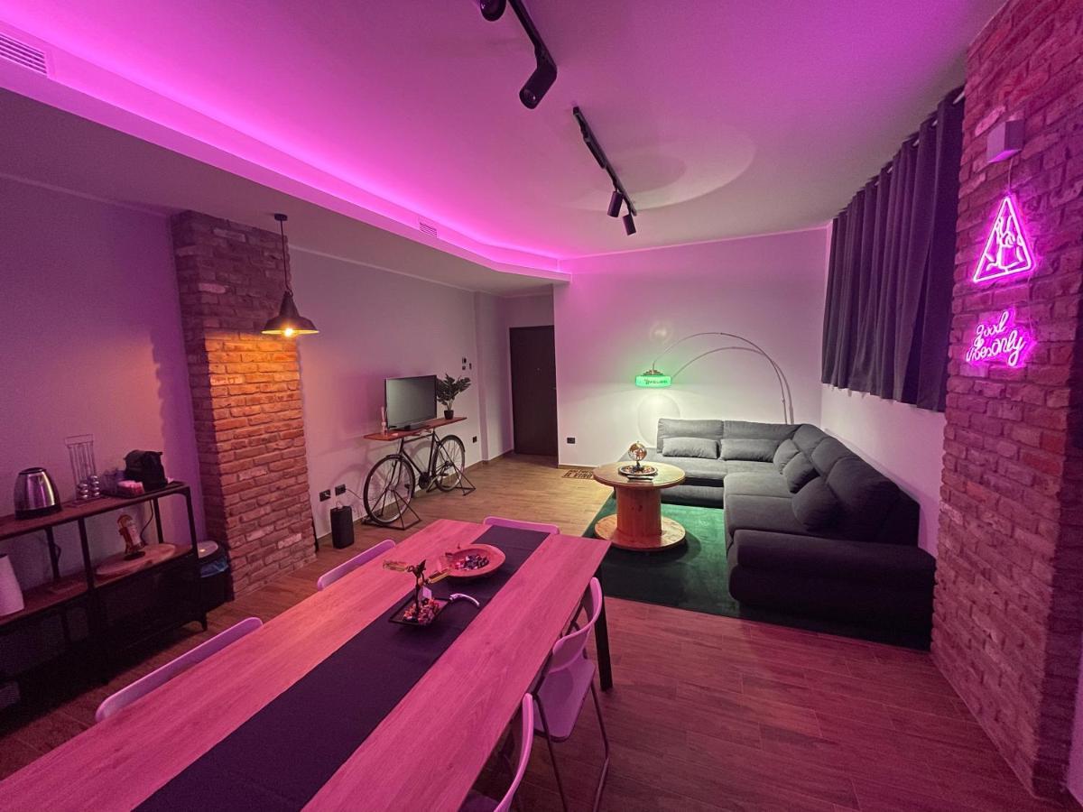 Industrial House 3 Bed & Breakfast Corsico Bagian luar foto