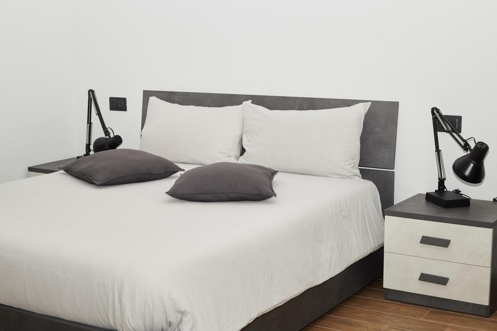 Industrial House 3 Bed & Breakfast Corsico Bagian luar foto